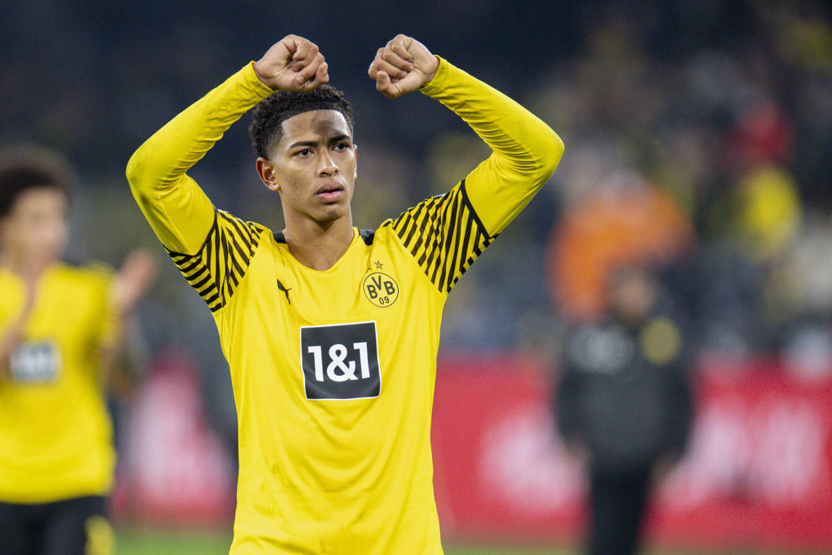 how-much-money-does-a-soccer-player-make-upper-90